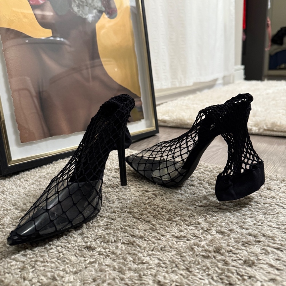 Highly Classified Pump - Black/Black